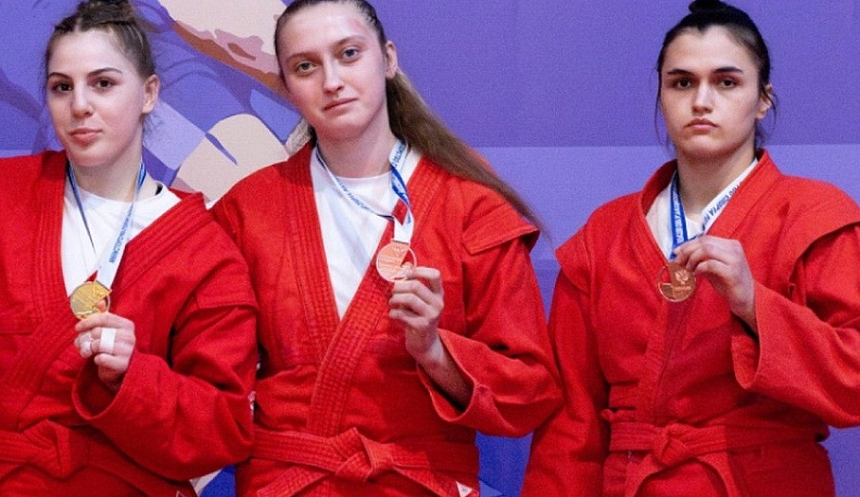 Калужские самбисты завоевали золото и бронзу на Первенстве России