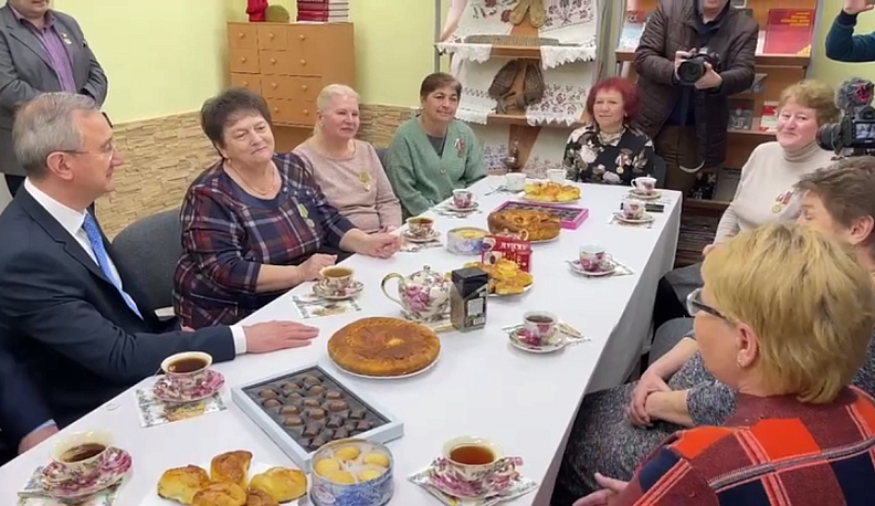 Владислав Шапша встретился с волонтерами Ульяновского района Калужской области