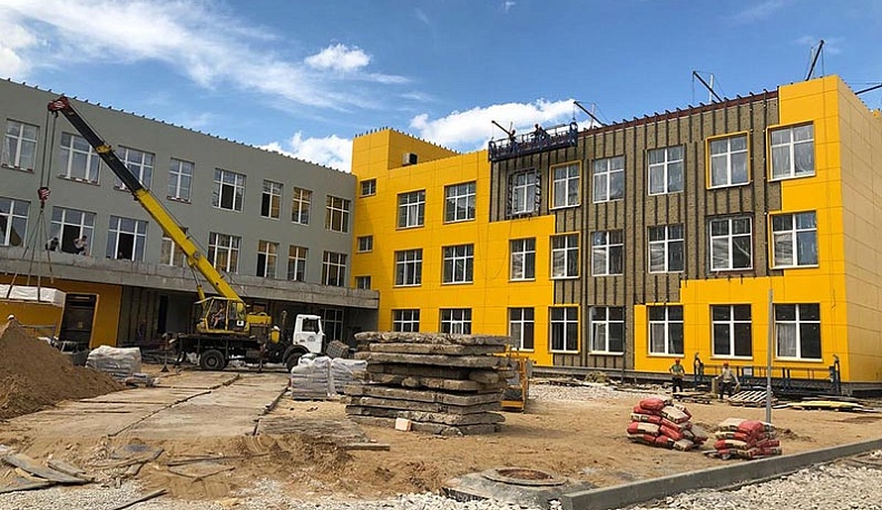 Какие школы будут построены в Калужской области?