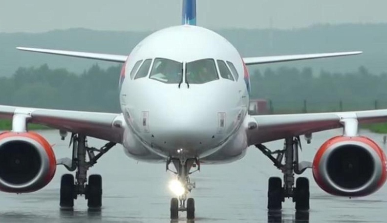 Губернатор Владислав Шапша поздравил сотрудников Международного аэропорта "Калуга" с праздником 