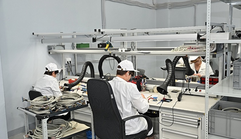 Владислав Шапша принял участие в церемонии открытия кафедры МГТУ «СТАНКИН» на заводе «Сигнал»