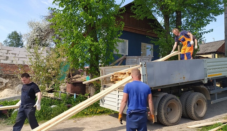 Сослан Такаев оказал помощь семье погорельцев