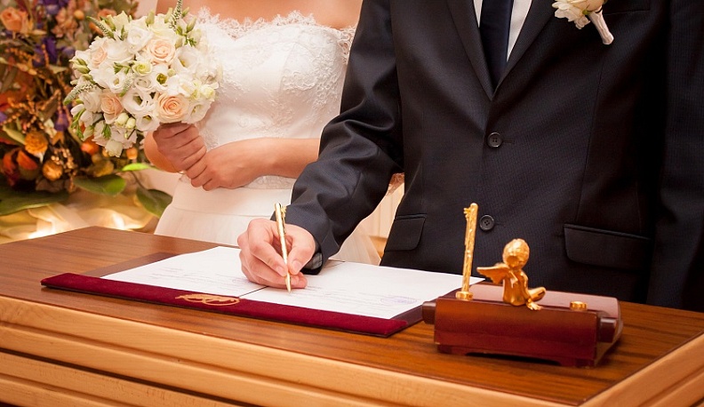 В Калуге за неделю 112 пар зарегистрировали свои отношения 