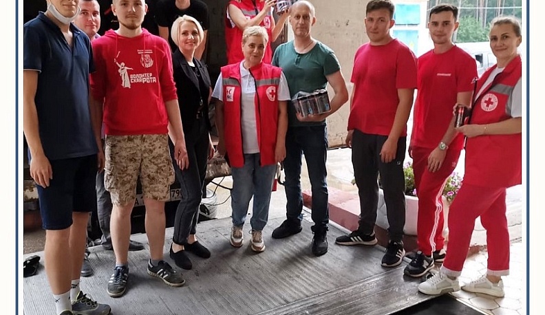 В калужский Красный Крест привезли гуманитарную газировку