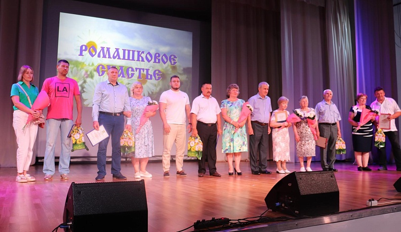 В Ферзикове отпраздновали концертом «Ромашковое счастье» День семьи, любви и верности 