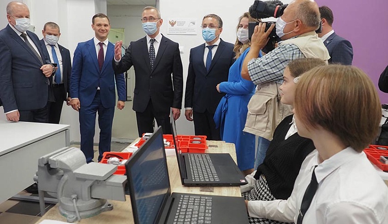 Владислав Шапша побывал в новом кванториуме