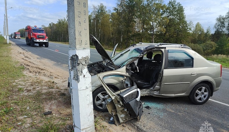 Иномарка и ВАЗ столкнулись в Калужской области