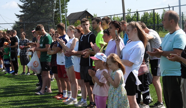 В Износках прошло чествование ветеранов боевых действий