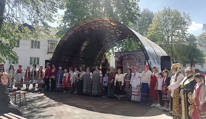 В Думиничах прошёл районный фестиваль «В семье большой, в семье единой»