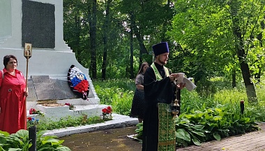 В селе Авчурино отслужили литию по погибшим защитникам Отечества