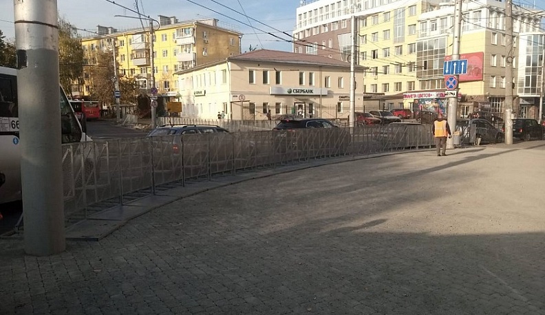 В Калуге на Площади Победы установили временное ограждение