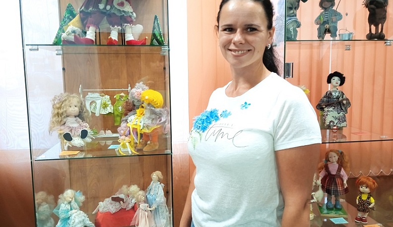 В Калуге работает выставка-конкурс авторской куклы