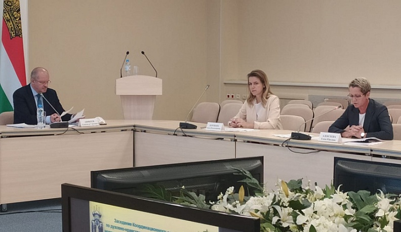 Ольга Коробова предложила создать единый реестр неполных семей