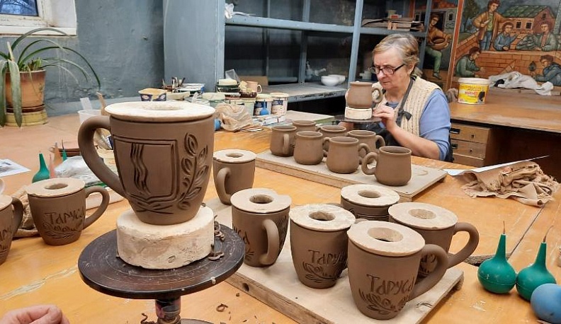 Глина тёплая, живая