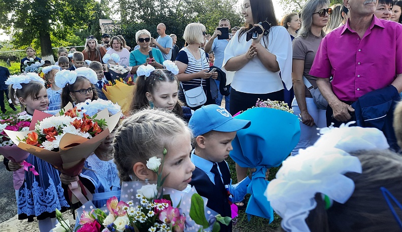 В День знаний в Сухиничском районе за школьные парты сели более 2 тысяч школьников