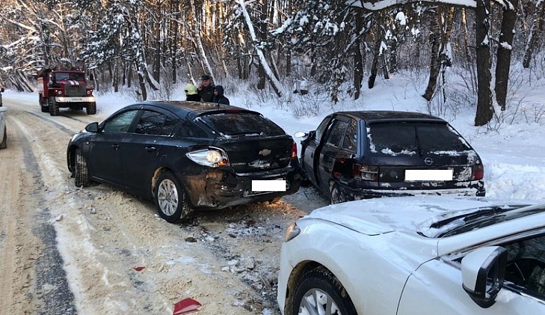 В Боровском районе в тройной аварии пострадал человек