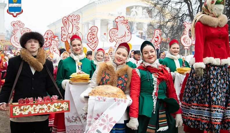 Более 10 тысяч калужан посетили масленичные гуляния на Театральной площади