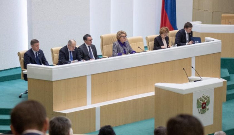 Валентина Матвиенко положительно оценила действия Калужской области по устранению дефицита медицинских масок