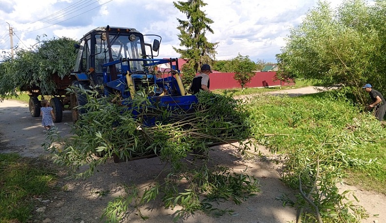 В Юхновском районе идёт месячник санитарной очистки территории