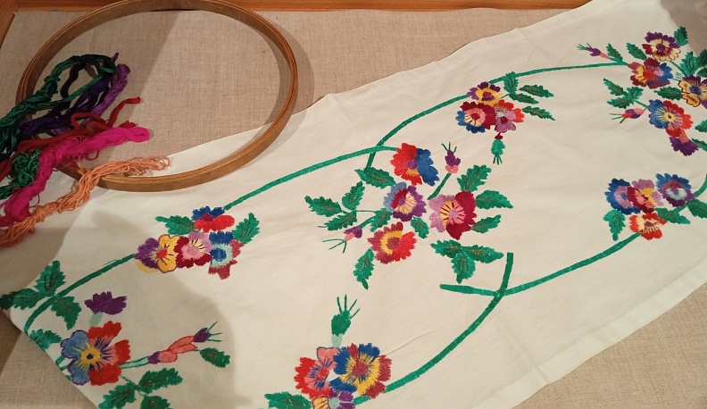 В Музее изобразительных искусств открылась выставка «Калужская городская вышивка» 