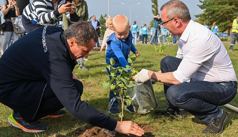 В Калуге высадили 100 кустов белгородской сирени 