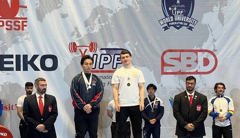 Калужанин стал победителем на Кубке мира по пауэрлифтингу среди студентов