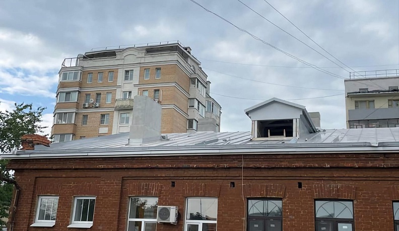 В Калуге обновили крышу объекта культурного наследия начала XX века