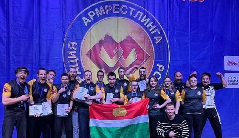 Девять медалей завоевали калужские армрестлеры на Всероссийских соревнованиях 