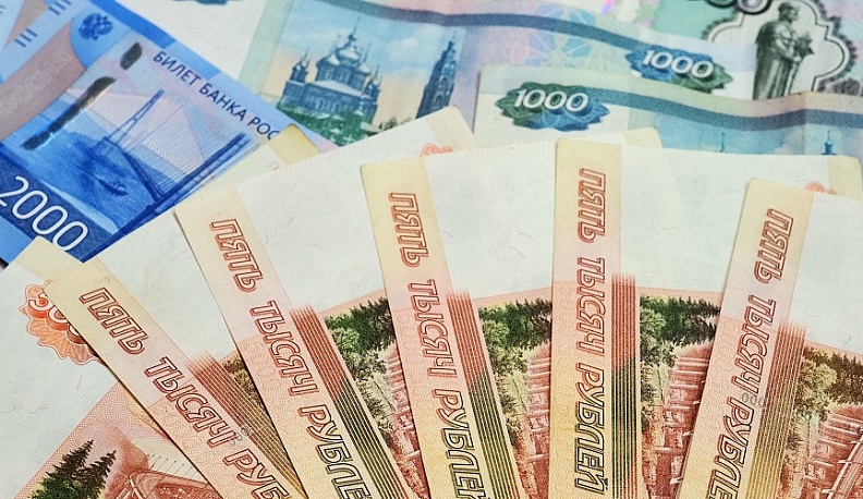 В Калужской области чиновница набрала взяток почти на полмиллиона рублей