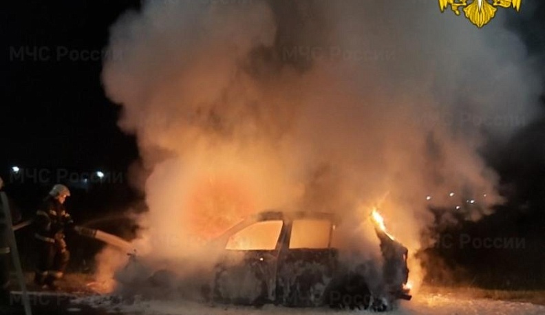 Ночью в Калуге дотла выгорел BMW X5