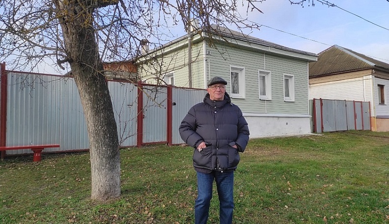 В Перемышле открыли мемориальную доску выдающемуся переводчику Николаю Любимову