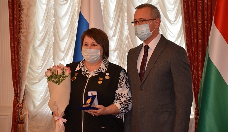 45 калужан получили государственные и областные награды