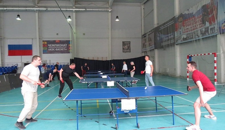 Кировские предприниматели сыграли в настольный теннис