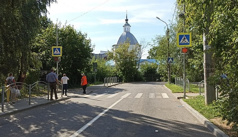 Вблизи 10 школ Калуги появились «мигающие» светофоры