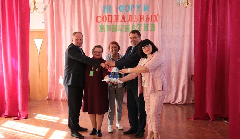 Они разные, но они вместе