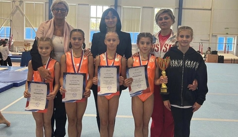 Юные калужане завоевали комплект наград в первенстве по гимнастике