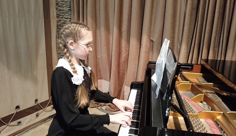 В Калуге прошел праздничный концерт, посвященный Международному женскому дню