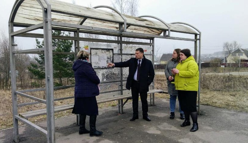 Калужский депутат контролирует ремонт остановки в селе Воскресенское 