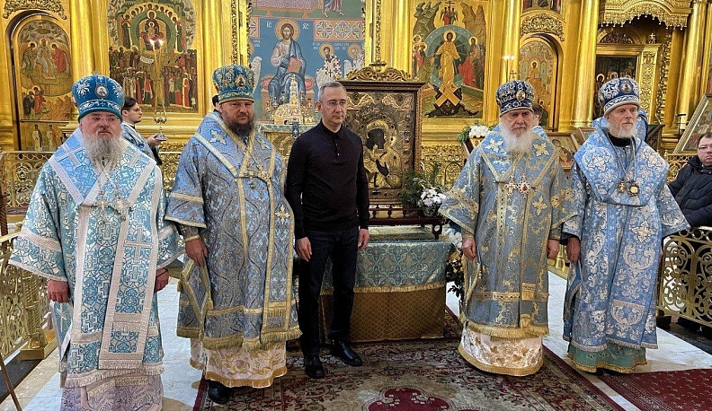 Владислав Шапша поклонился Феодоровской иконе Пресвятой Богородицы