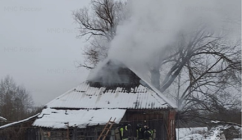 Жилой дом загорелся в Калужской области