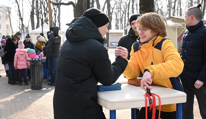 В Калуге начали отмечать Масленицу
