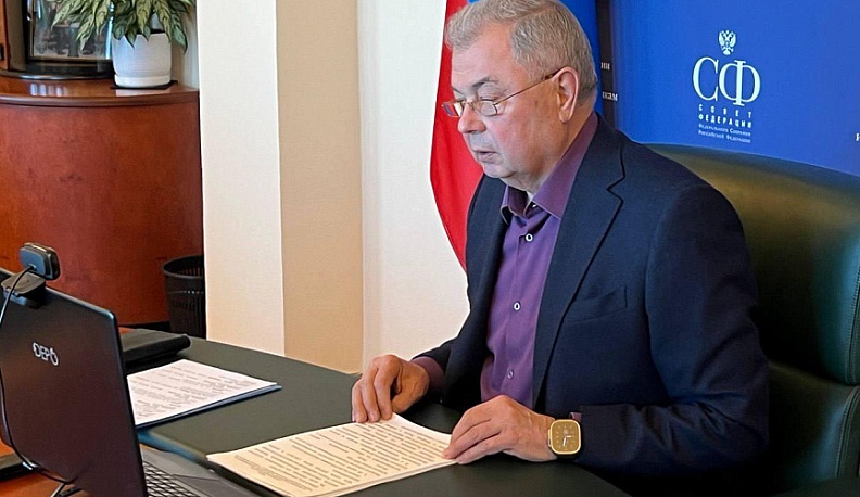 Сенатор Анатолий Артамонов заявил о важности активизации фондового рынка в России