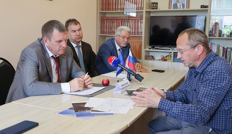 Геннадий Новосельцев провел личный прием граждан в Бабынино