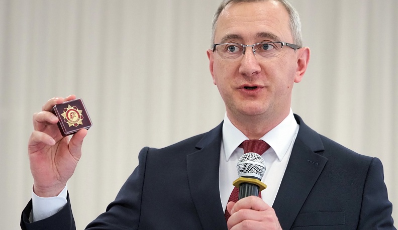 В калужской школе № 13 чествовали лучших юнармейцев региона