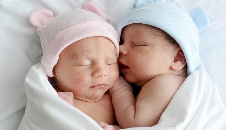 За март в Калуге родились 3 двойни