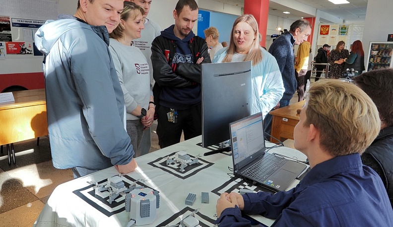 В Калуге проходит выставка работ студентов СПО «Интеллектуально-творческий потенциал будущего»