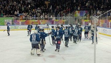 Калужские хоккеисты продолжают одерживать победы на домашней арене