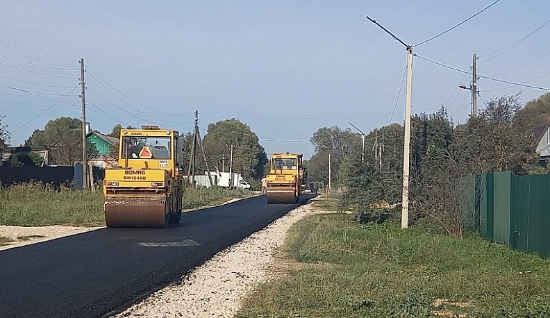В Медынском районе ремонтируют сельскую дорогу