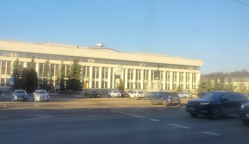 В Калуге на Старом торге вернули парковку