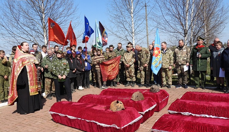В Износковском районе с почестями предали земле 51 воина, погибшего в годы Великой Отечественной войны